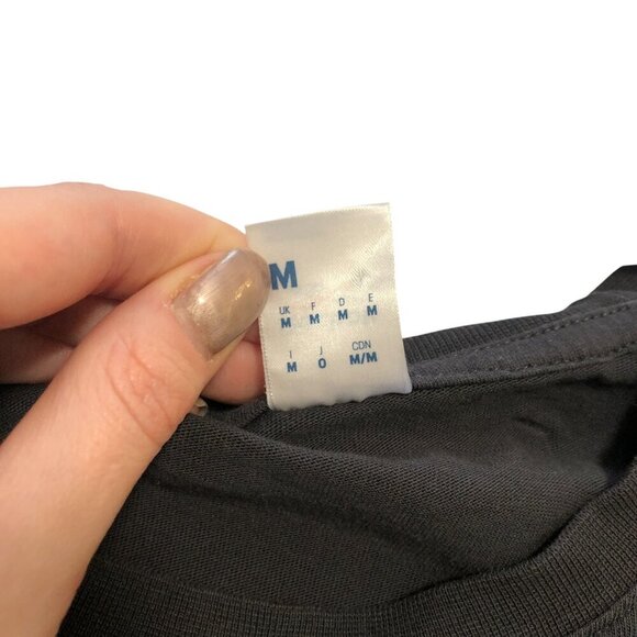 3/$25 ❥DC x Reebok Batman vs The Joker Gotham T-Shirt Men's Medium Stretch Black - Picture 5 of 9